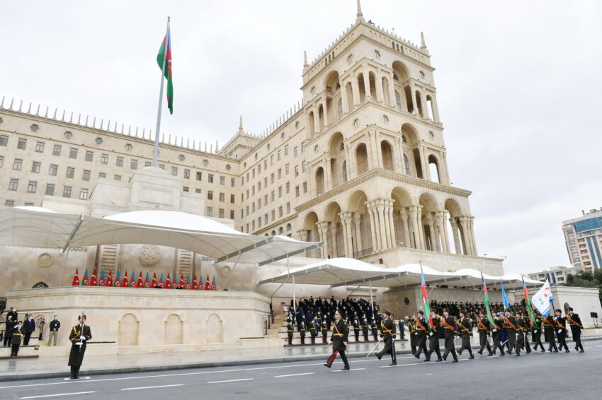 Azerbejdżan i Turcja świętują zwycięstwo wielką paradą w Baku