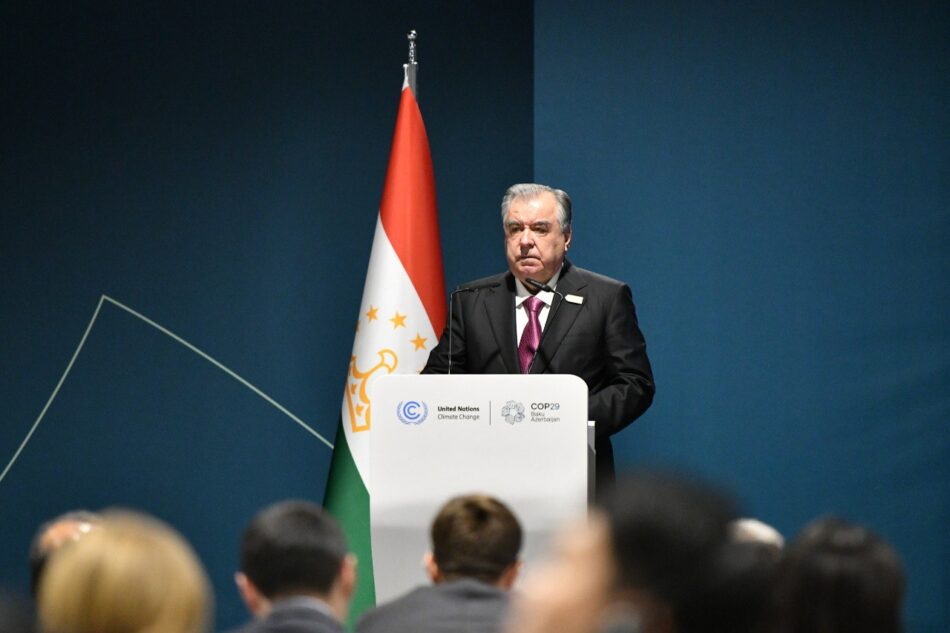 Emomali Rahmon ogłasza gotowość Tadżykistanu do całkowitego przejścia na OZE