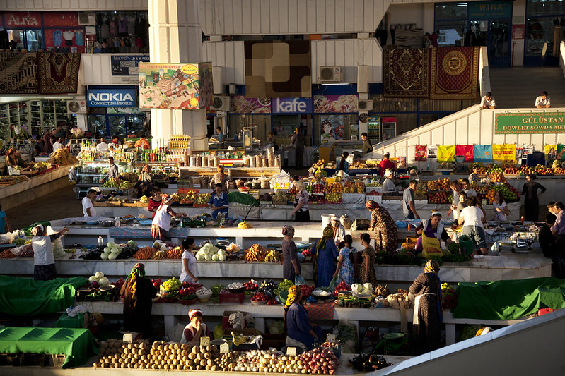 Operacja wojskowa przeciwko Iranowi wywołuje wzrost cen w Turkmenistanie