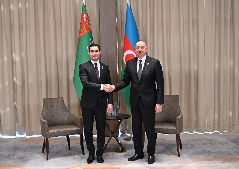 Turkmenistan podpisuje szereg umów z Azerbejdżanem