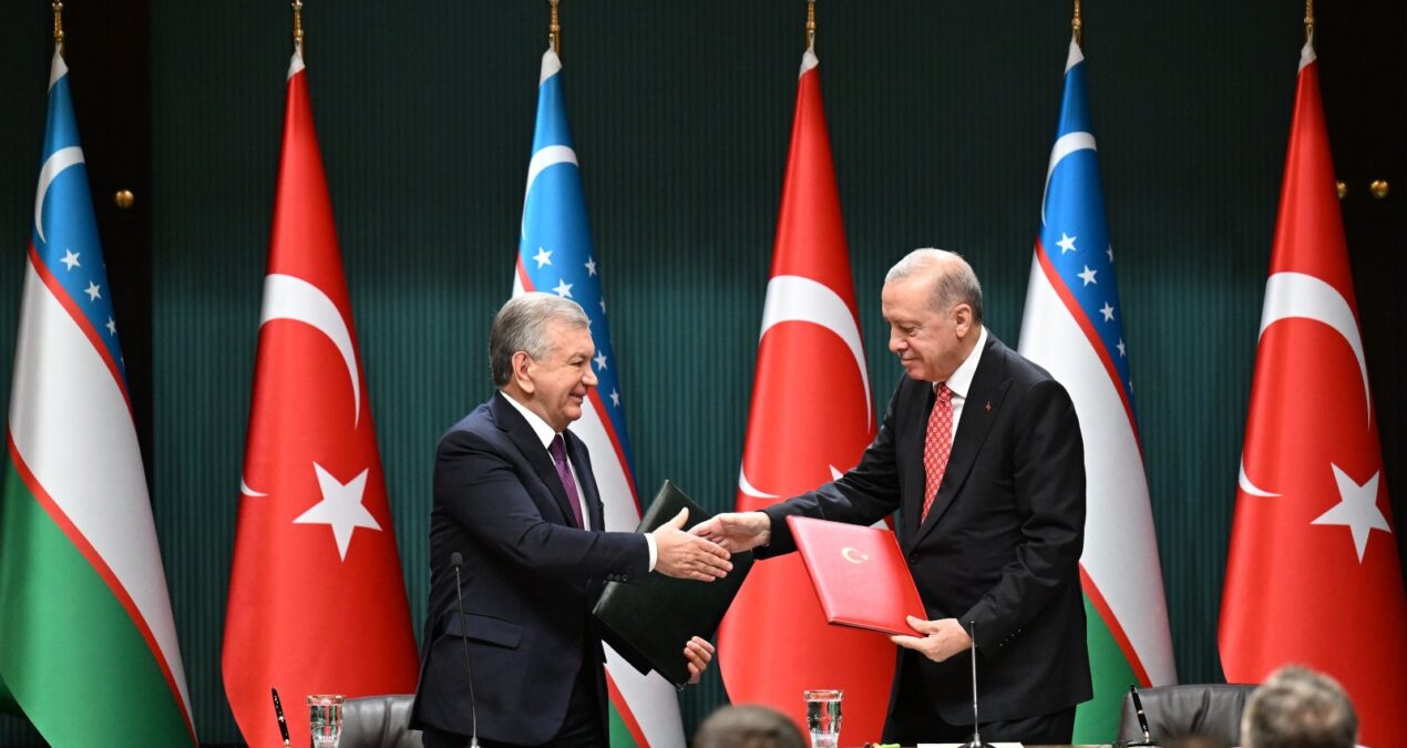 Uzbekistan i Turcja wzmacniają strategiczne partnerstwo podczas szczytu Organizacji Państw Tureckich